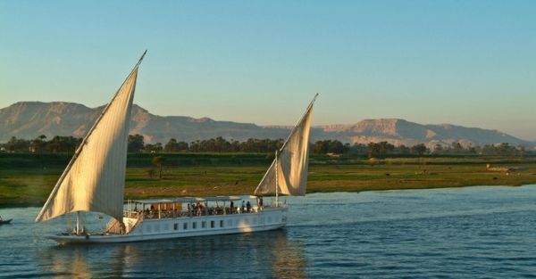 Barcos por el Nilo